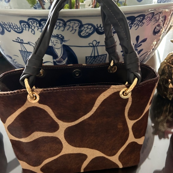 New Small hide Italian tote - Picture 2 of 2